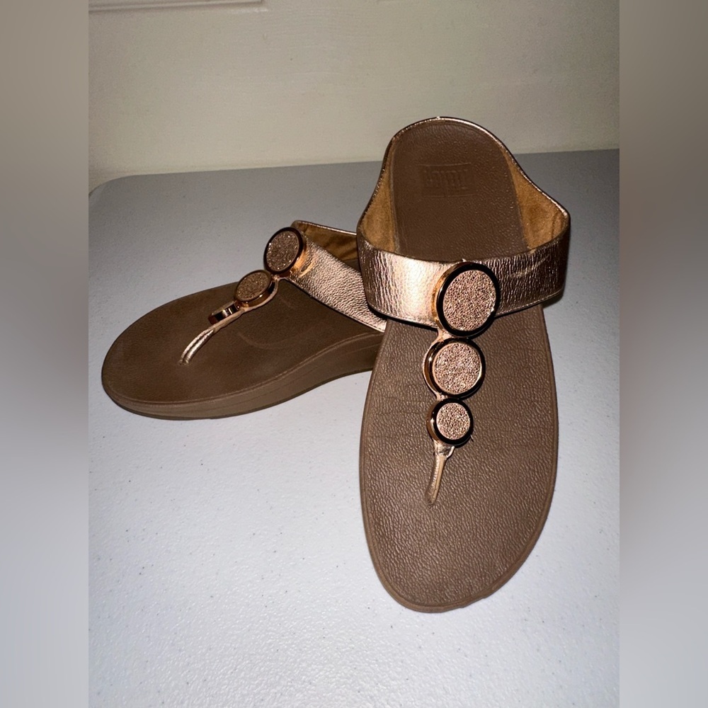 Fitflop halo women’s rose gold bead thong sandals 9 beach summer vacation